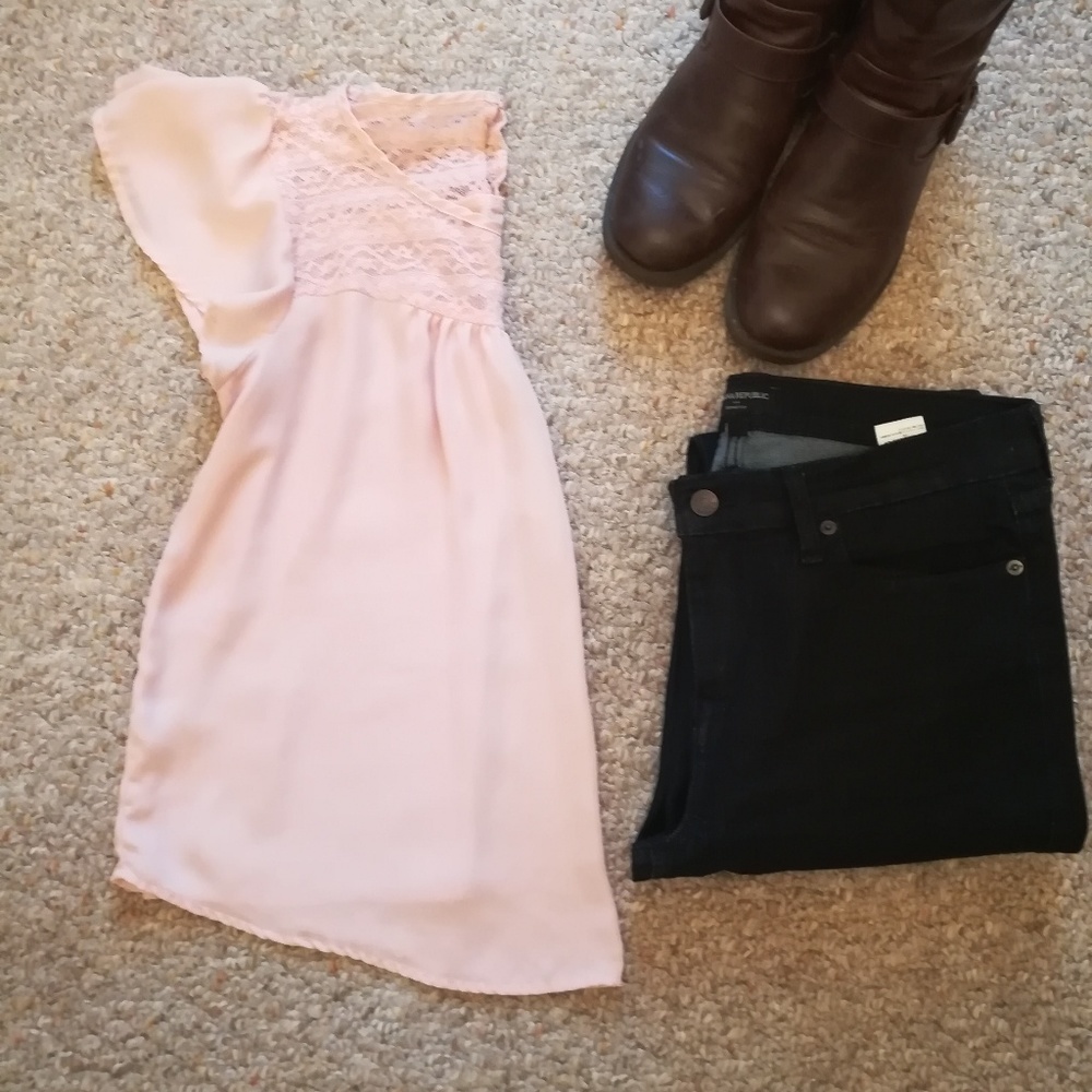 Blush Lace Top EUC
